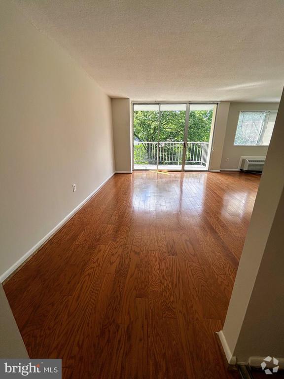 Building Photo - 2059 Huntington Ave Unit 500 Rental