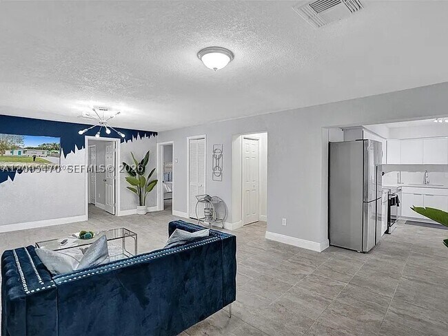 Photo - 760 NE 152nd St