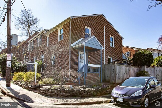 Building Photo - 3114 Landover St Rental