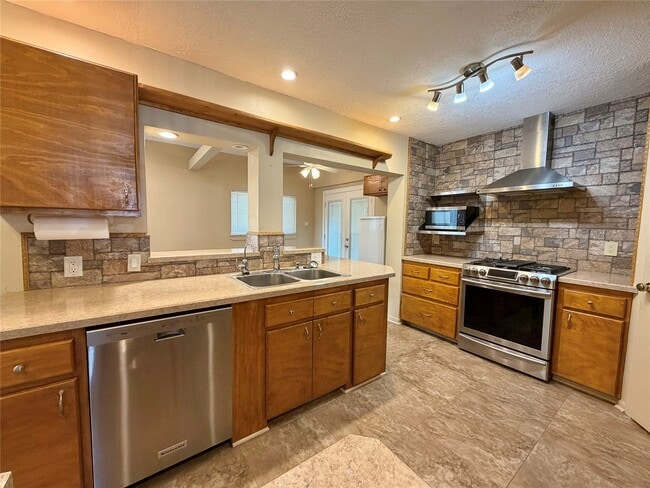 Photo - 13323 Wells River Dr