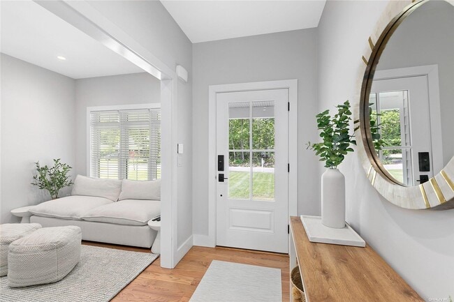 Photo - 55 Squires Ave