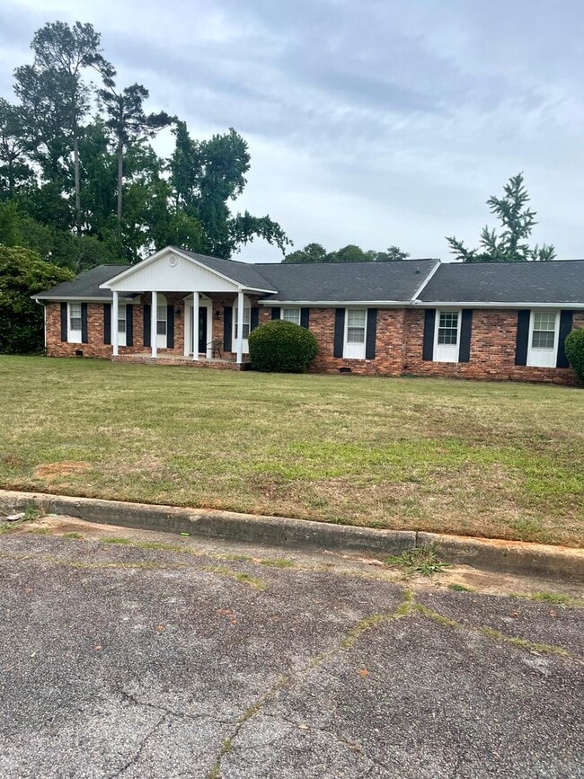 Photo - Charming Ranch Home National Hills and close to Hospitals and Colleges