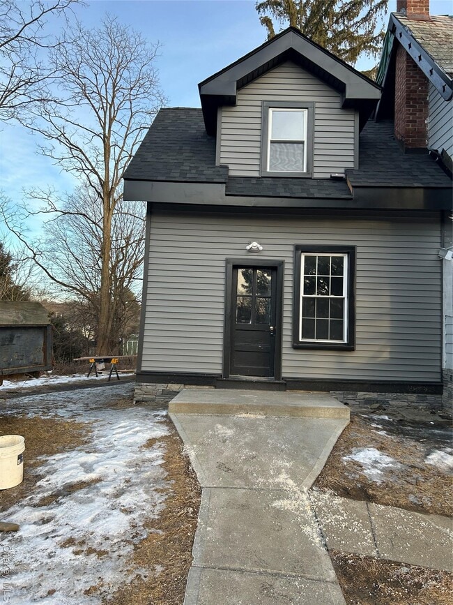 Photo - 165 S Cross Rd Unit 5