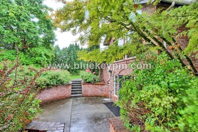 Photo - 3 Bed, 2 Bath, 1 Acre Home in Ridgefield, WA