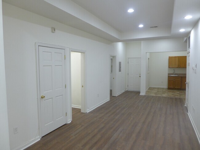 Photo - 326 Park Ave Apartments Unit 2