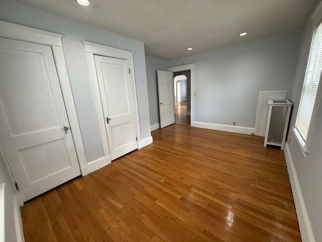 Photo - 527 Gallivan Blvd