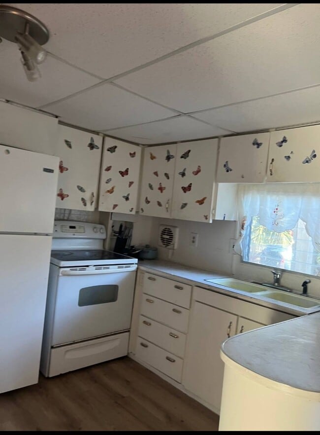 Photo - 931 Chandrika Pl