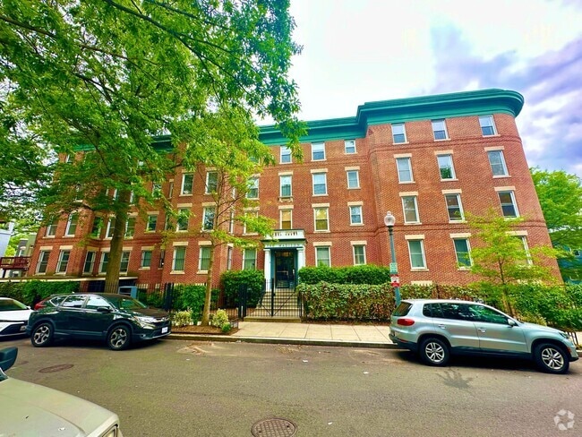 Building Photo - Great 2 bed 1 bath in Eckington/Bloomingda... Unit 303 Rental