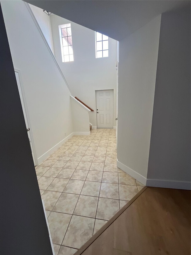 Photo - 5038 NW Coventry Cir