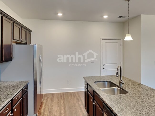 Photo - 2537 Highwood Blvd