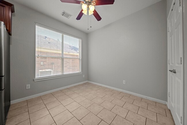 Photo - 42 Ebony Oaks Pl