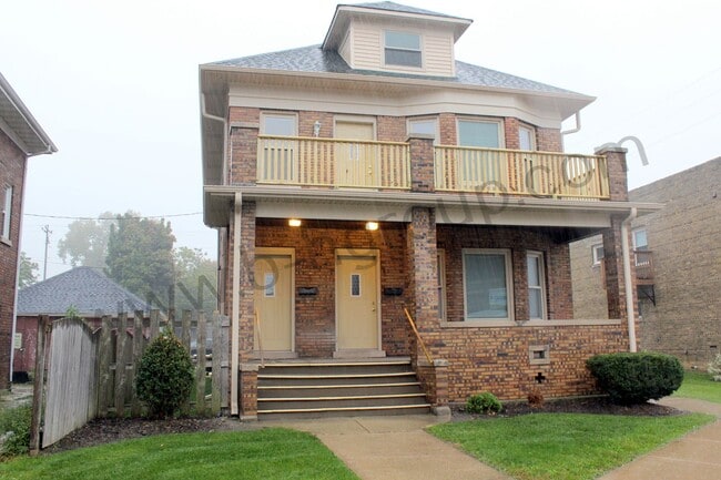 Building Photo - 2325 Roosevelt Rd Unit Lower Rental