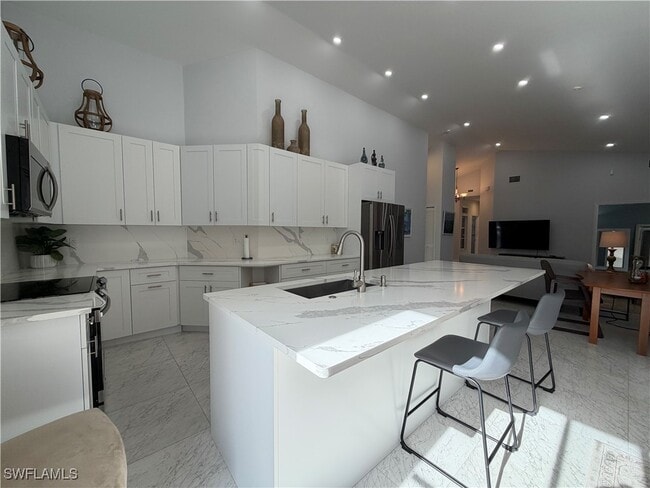 Building Photo - 5950 Almaden Dr