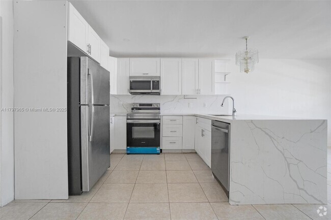 Building Photo - 1997 SW 70th Way Rental
