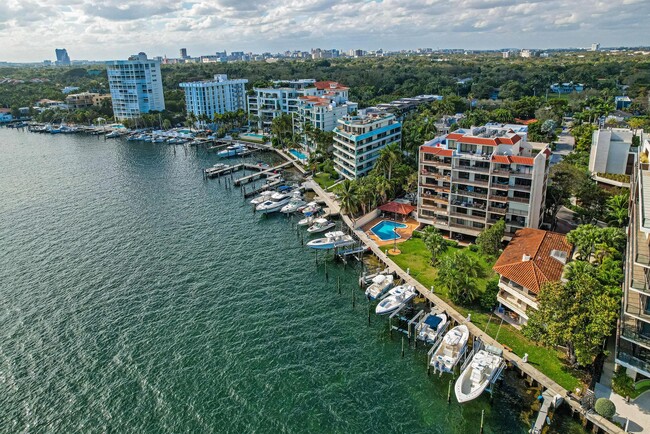 Photo - 1632 S Bayshore Ct Condo