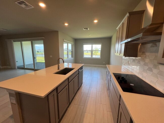 Photo - 6313 Cloverdale Ave