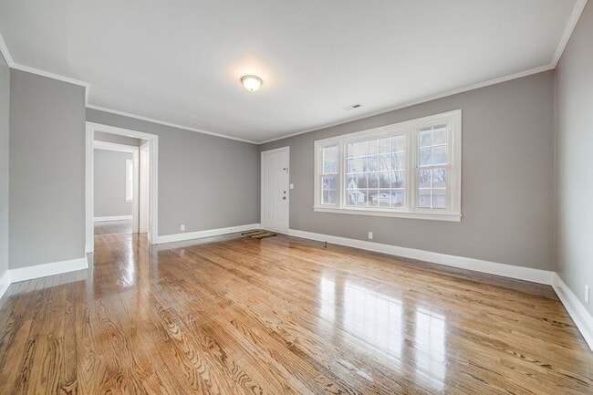 Photo - 312 W Schell St