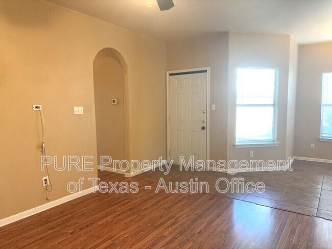 Photo - 2869 Southampton Way Unit B