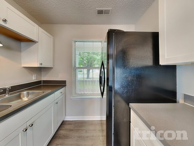 Photo - 11136 White Stag Dr