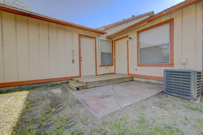 Photo - 8118 West Gate Blvd Unidad B