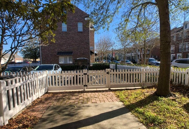 Photo - 2834 Howard Ave