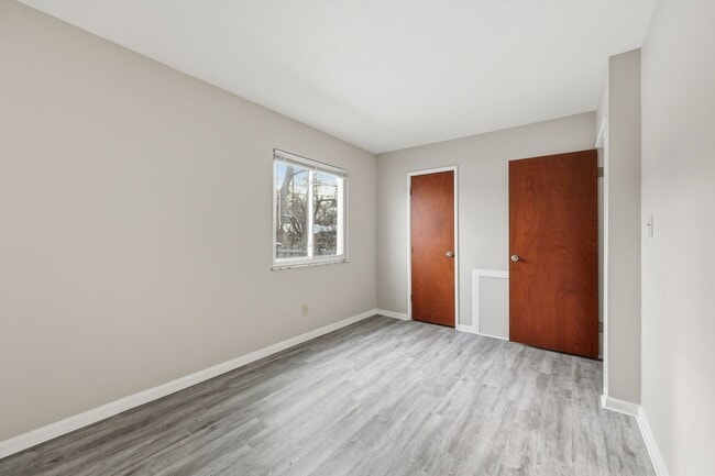 Photo - 695 Riverview