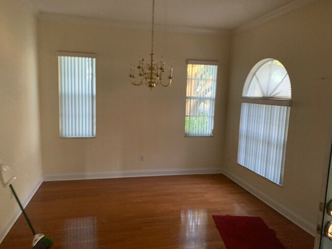 Photo - 205 Lake Region Blvd S House