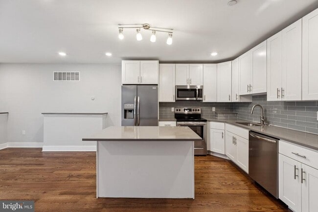 Photo - 814 N Uber St
