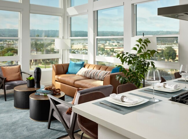 B934: Spacious Living Area