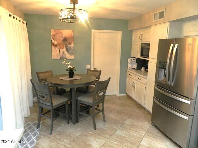 13931 W Oak Glen Dr