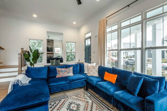 Photo - 1494 Madison St Unit ID1232885P