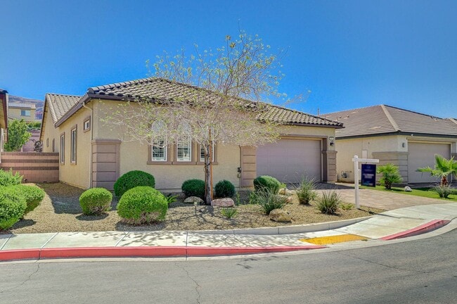 Photo - Luxury Single Story 3 Bedroom!