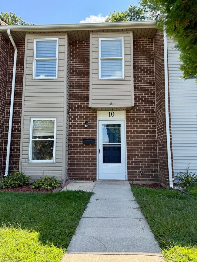 Building Photo - COMING SOON — Renovations Underway! Rental