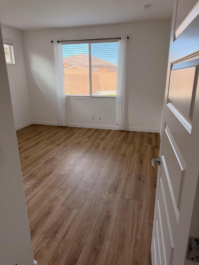 Photo - 3260 E Malibu Dr