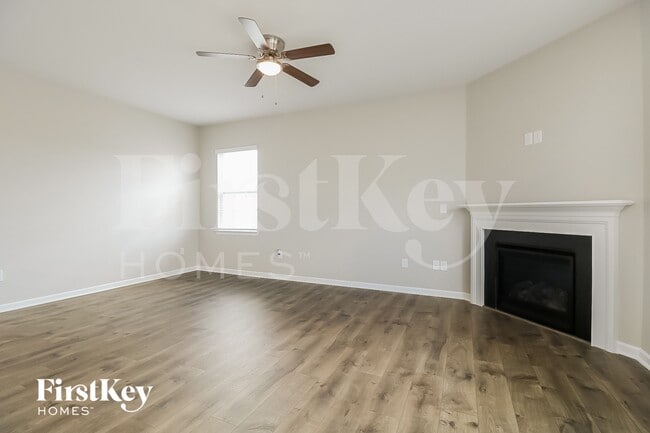 Photo - 114 Rivercamp St