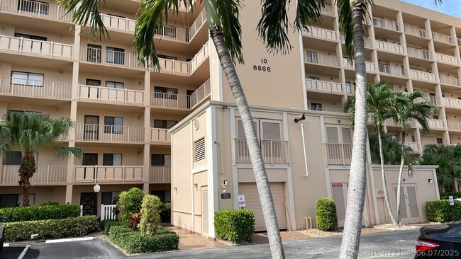 Building Photo - 6866 Huntington Ln Unit 305