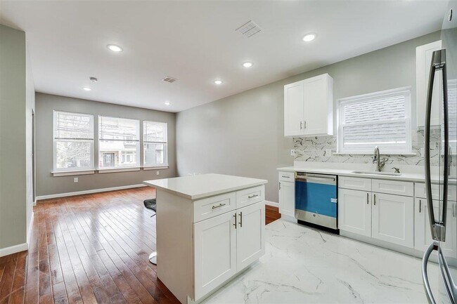 Photo - 49 Wade St Unit 1