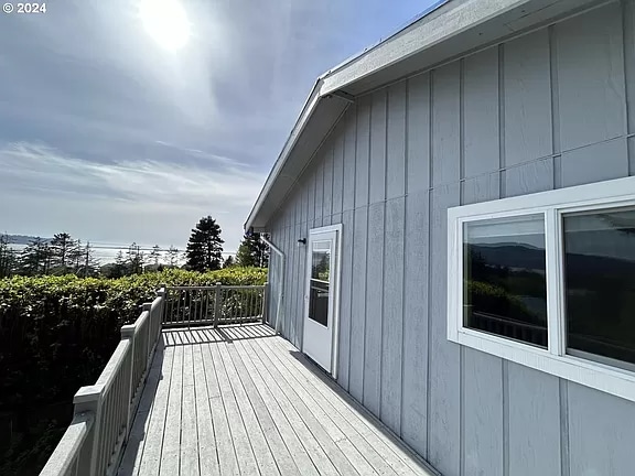 Photo - 6165 Tillamook Ave