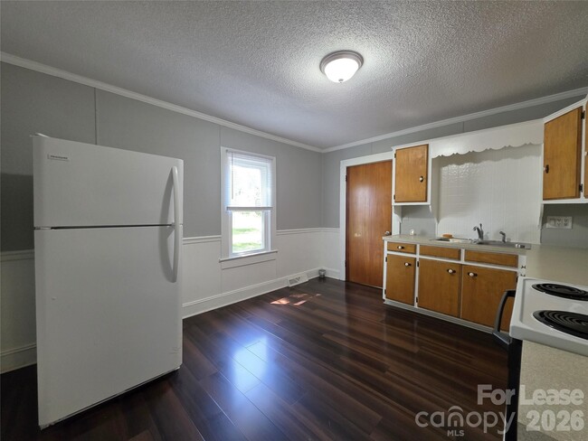 Photo - 5830 US-601