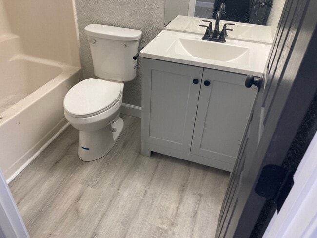 Photo - 1 Bedroom 1 Bathroom Apartment! Unit 17 Osage Ridge Rd #1