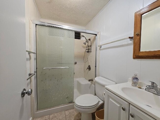 Building Photo - 19 Loulu Ln Unit A Rental