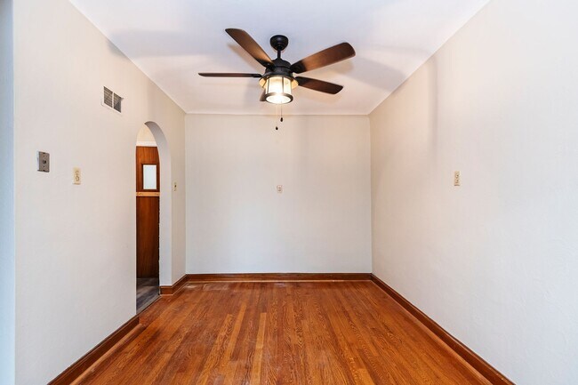 Photo - 6601 Devonshire Ave Unidad 1N