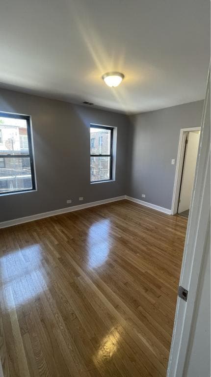 Photo - 1942 E 74th St