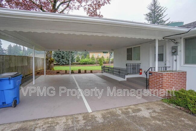 Photo - 2218 E 18th St Unit B