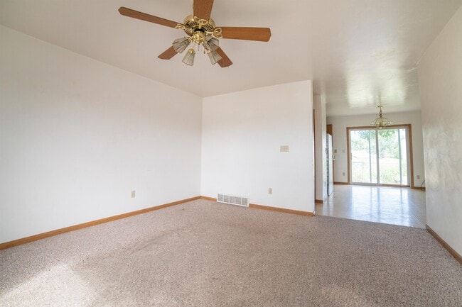 210 2nd St