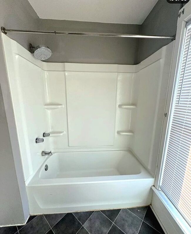 Photo - 12 Numan St Unit upstairs  B