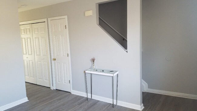 Photo - 650 S Main St Unidad 5