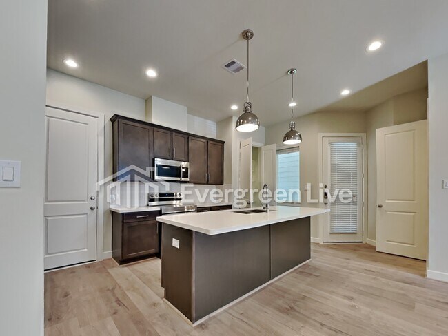 Photo - 5718 Paul Quinn St