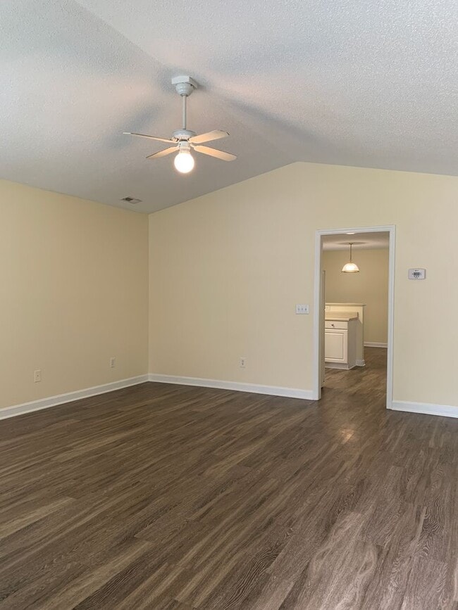 Photo - 314 Hillsdale Dr