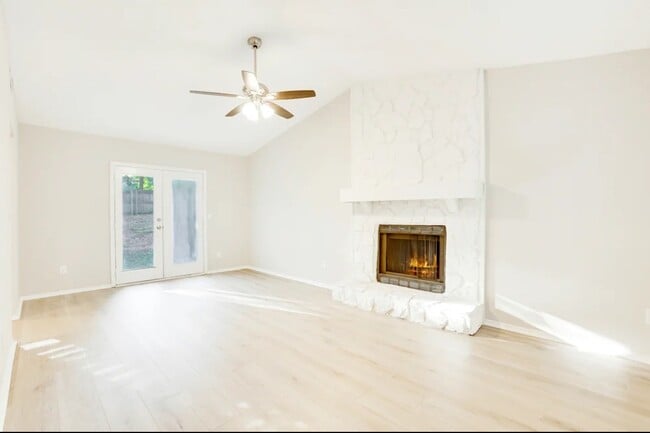 Building Photo - 4857 Aldersbrook Dr